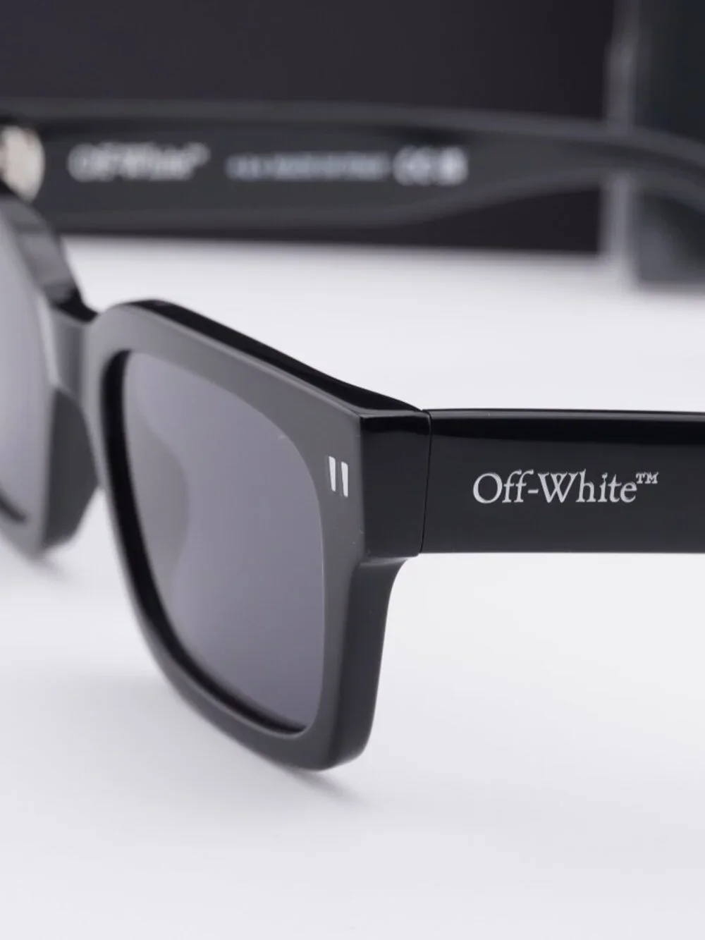 Off-White OERI108 MIDLAND 1007 Square Sunglasses – Black / Grey